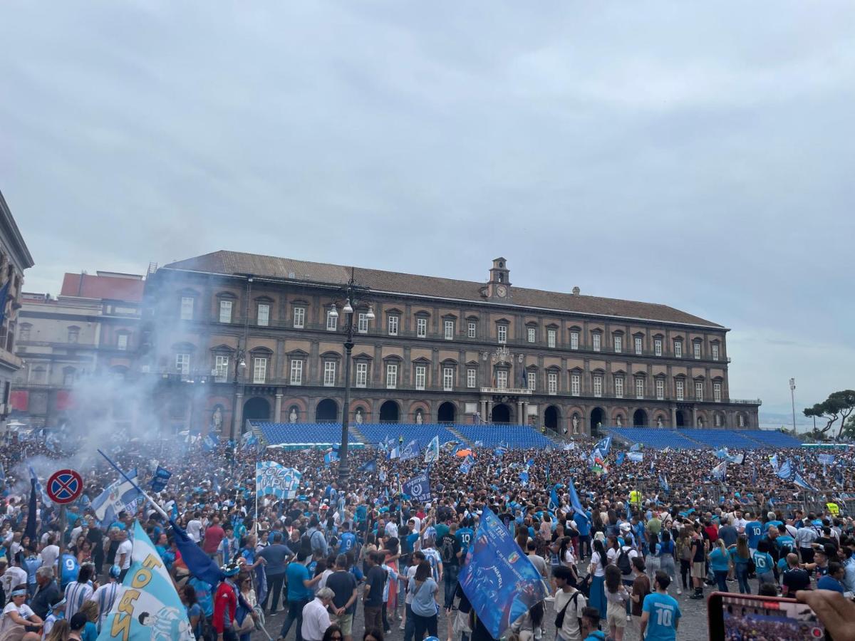 Casetta Piazza Plebiscito Napels Buitenkant foto