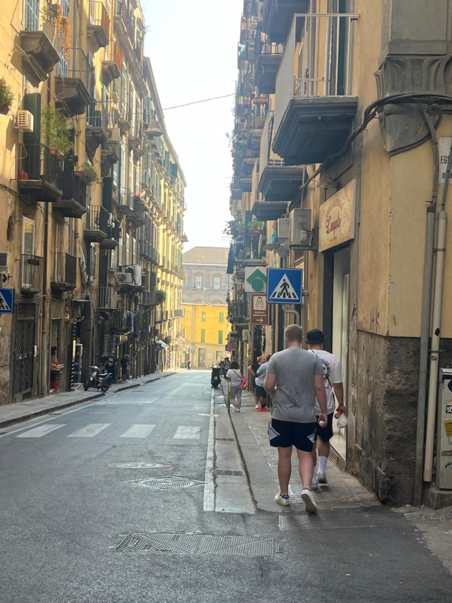 Casetta Piazza Plebiscito Napels Buitenkant foto